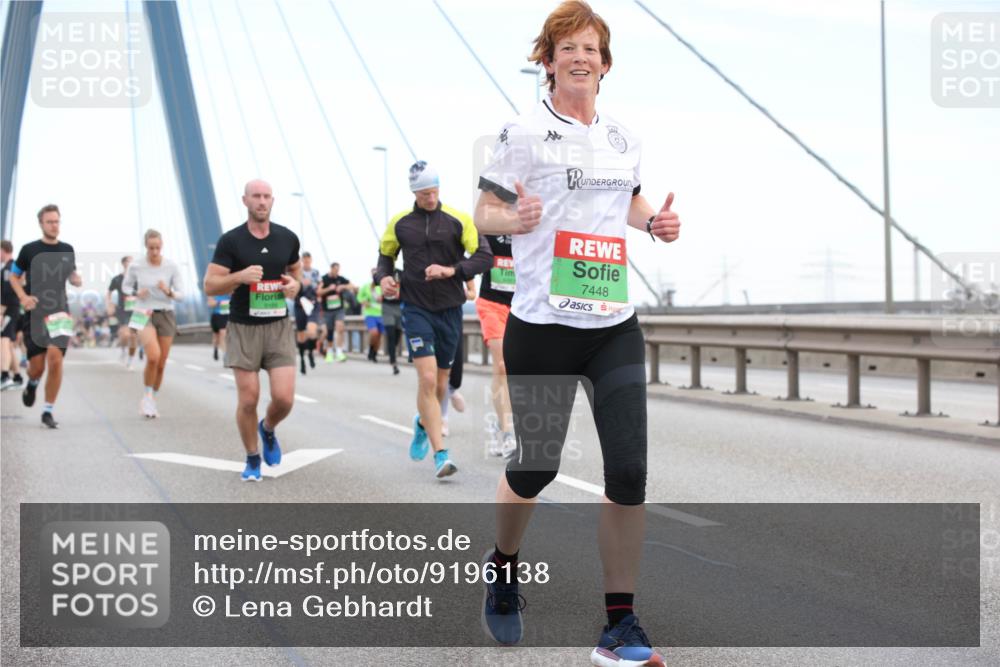 03.10.2025 - Köhlbrandbrückenlauf Lena Gebhardt http://msf.ph/oto/9196138 03.10.2025 15:25:12 Position 1 7448 meine-sportfotos.de