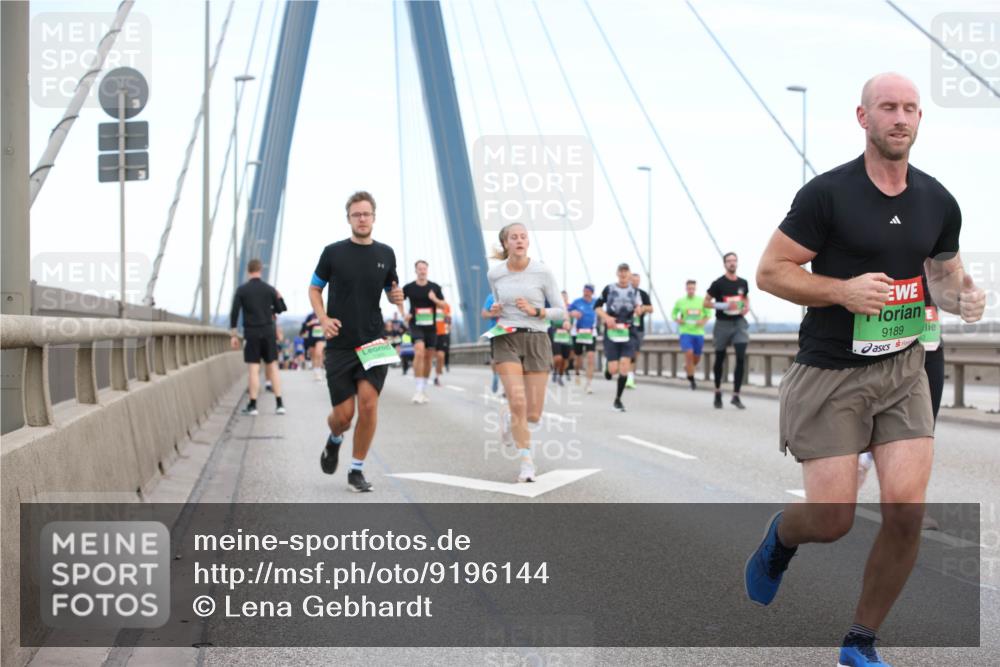 03.10.2025 - Köhlbrandbrückenlauf Lena Gebhardt http://msf.ph/oto/9196144 03.10.2025 15:25:14 Position 1 9189 meine-sportfotos.de