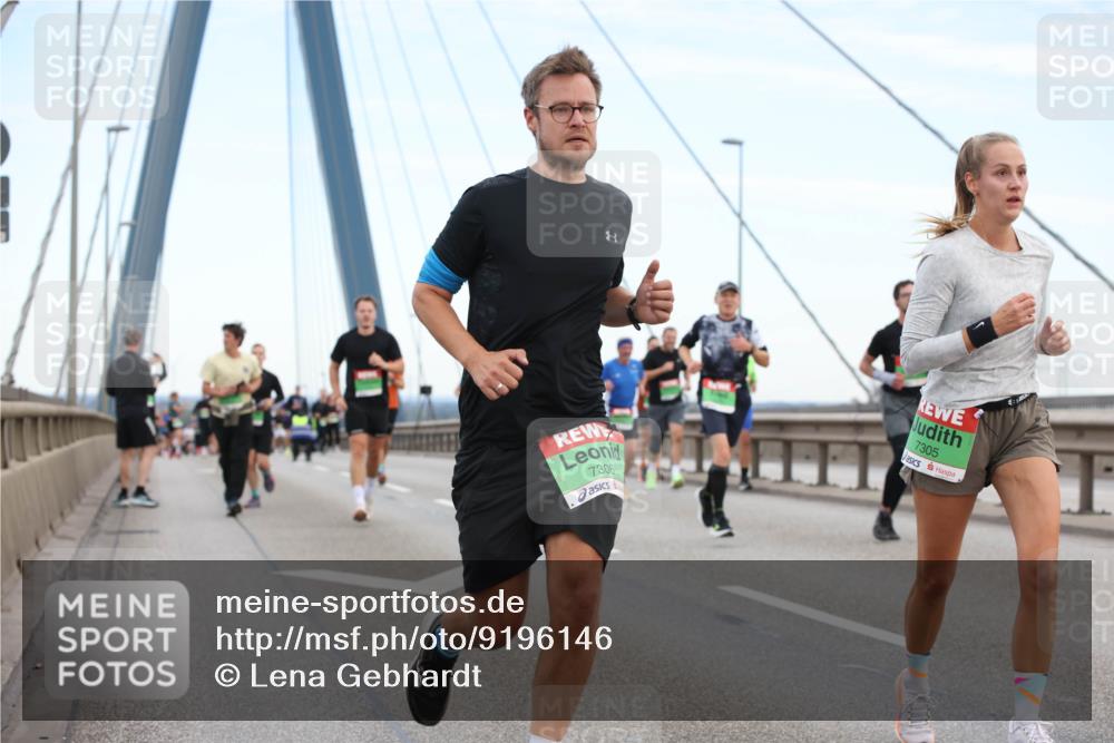 03.10.2025 - Köhlbrandbrückenlauf Lena Gebhardt http://msf.ph/oto/9196146 03.10.2025 15:25:16 Position 1 7306, 7305 meine-sportfotos.de