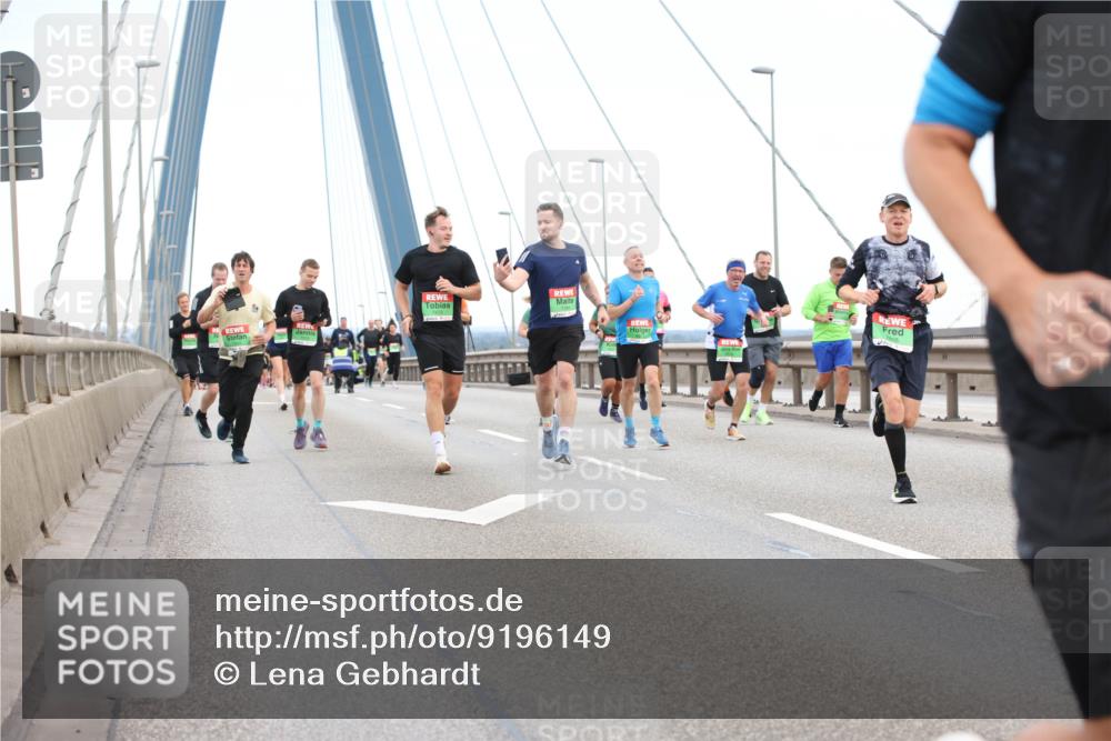 03.10.2025 - Köhlbrandbrückenlauf Lena Gebhardt http://msf.ph/oto/9196149 03.10.2025 15:25:17 Position 1 51 meine-sportfotos.de