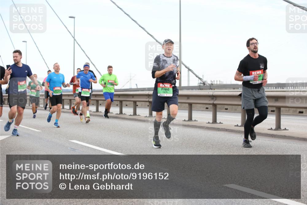 03.10.2025 - Köhlbrandbrückenlauf Lena Gebhardt http://msf.ph/oto/9196152 03.10.2025 15:25:18 Position 1 7805 meine-sportfotos.de