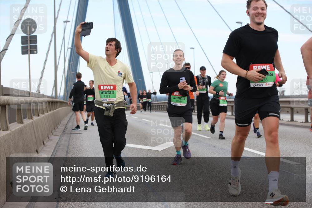03.10.2025 - Köhlbrandbrückenlauf Lena Gebhardt http://msf.ph/oto/9196164 03.10.2025 15:25:20 Position 1 7263, 7019, 473 meine-sportfotos.de