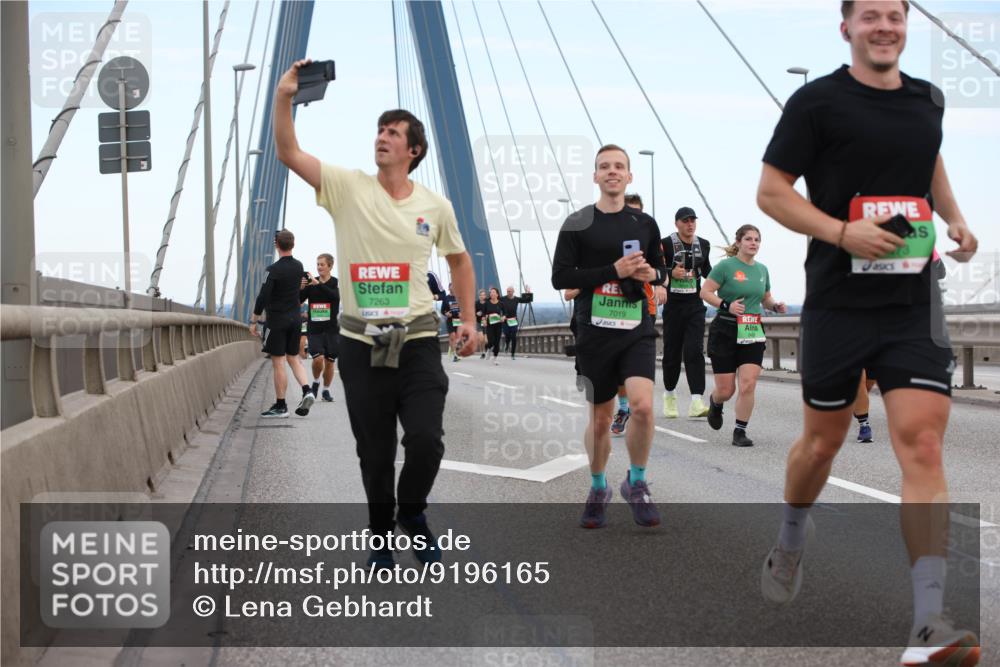 03.10.2025 - Köhlbrandbrückenlauf Lena Gebhardt http://msf.ph/oto/9196165 03.10.2025 15:25:20 Position 1 7263, 7019 meine-sportfotos.de