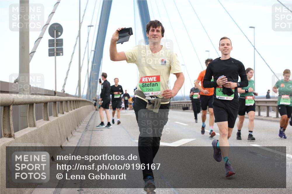 03.10.2025 - Köhlbrandbrückenlauf Lena Gebhardt http://msf.ph/oto/9196167 03.10.2025 15:25:21 Position 1 761, 7263 meine-sportfotos.de