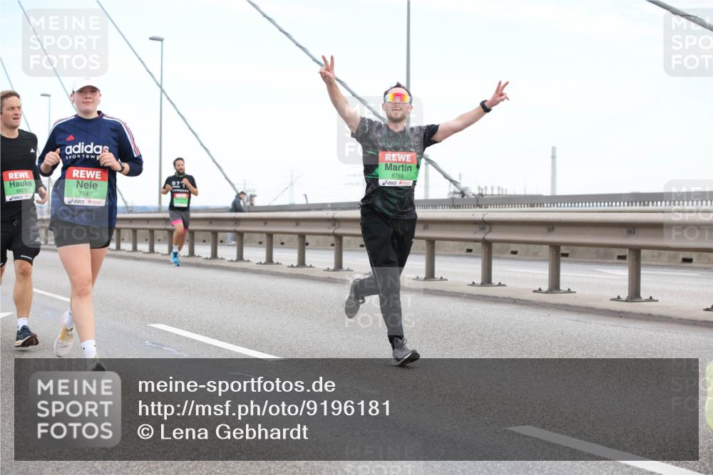 03.10.2025 - Köhlbrandbrückenlauf Lena Gebhardt http://msf.ph/oto/9196181 03.10.2025 15:25:25 Position 1 8925, 7547, 07, 8769 meine-sportfotos.de