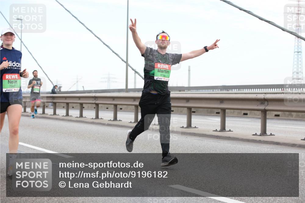 03.10.2025 - Köhlbrandbrückenlauf Lena Gebhardt http://msf.ph/oto/9196182 03.10.2025 15:25:25 Position 1 7547, 11, 8769 meine-sportfotos.de