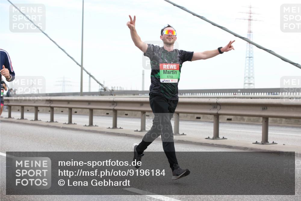 03.10.2025 - Köhlbrandbrückenlauf Lena Gebhardt http://msf.ph/oto/9196184 03.10.2025 15:25:26 Position 1 8769 meine-sportfotos.de