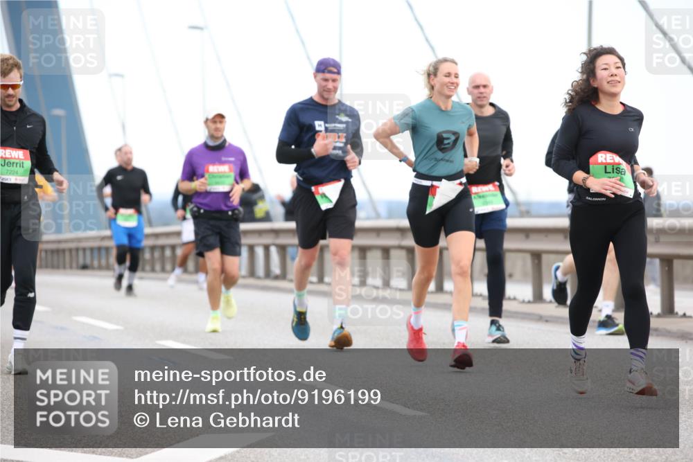 03.10.2025 - Köhlbrandbrückenlauf Lena Gebhardt http://msf.ph/oto/9196199 03.10.2025 15:25:29 Position 1 7224 meine-sportfotos.de