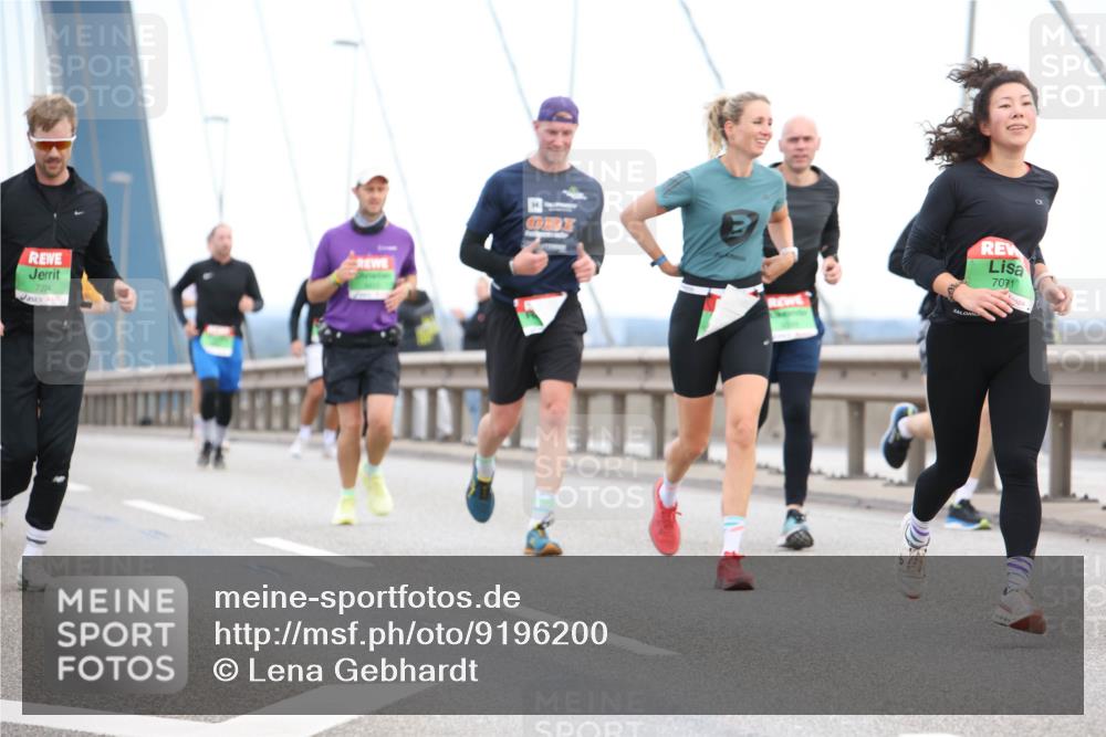03.10.2025 - Köhlbrandbrückenlauf Lena Gebhardt http://msf.ph/oto/9196200 03.10.2025 15:25:29 Position 1 7224, 7071 meine-sportfotos.de