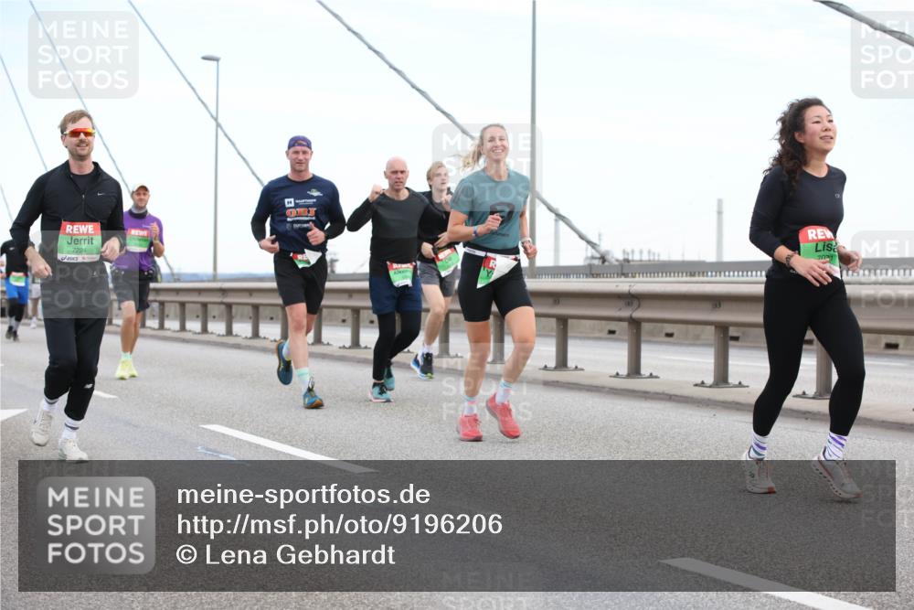 03.10.2025 - Köhlbrandbrückenlauf Lena Gebhardt http://msf.ph/oto/9196206 03.10.2025 15:25:32 Position 1 7224, 70 meine-sportfotos.de