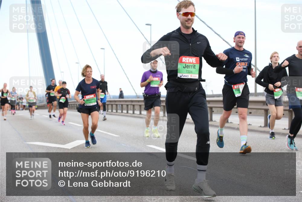03.10.2025 - Köhlbrandbrückenlauf Lena Gebhardt http://msf.ph/oto/9196210 03.10.2025 15:25:33 Position 1 7224 meine-sportfotos.de