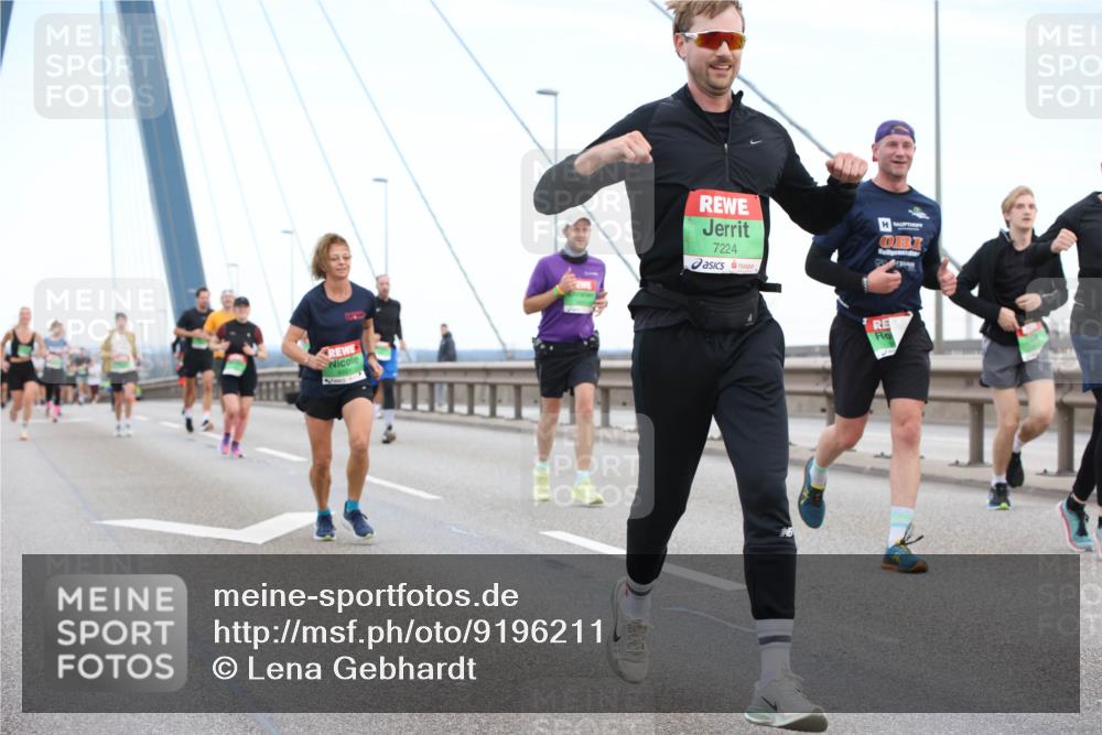 03.10.2025 - Köhlbrandbrückenlauf Lena Gebhardt http://msf.ph/oto/9196211 03.10.2025 15:25:33 Position 1 7224 meine-sportfotos.de