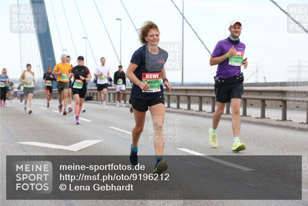 03.10.2025 - Köhlbrandbrückenlauf Lena Gebhardt http://msf.ph/oto/9196212 03.10.2025 15:25:34 Position 1 8991, 9410 meine-sportfotos.de