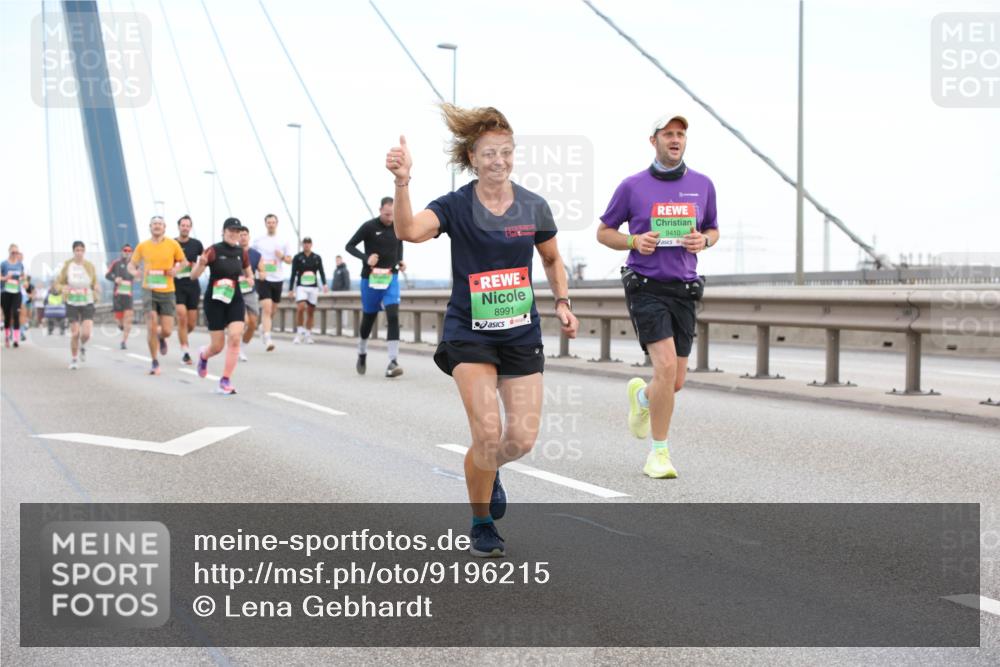 03.10.2025 - Köhlbrandbrückenlauf Lena Gebhardt http://msf.ph/oto/9196215 03.10.2025 15:25:35 Position 1 8991, 9410 meine-sportfotos.de