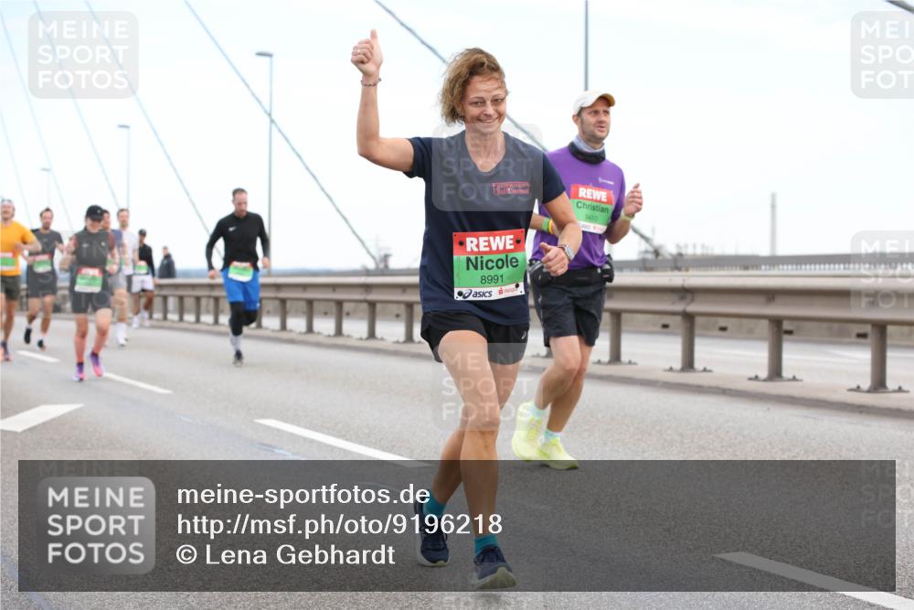03.10.2025 - Köhlbrandbrückenlauf Lena Gebhardt http://msf.ph/oto/9196218 03.10.2025 15:25:35 Position 1 9410, 8991 meine-sportfotos.de