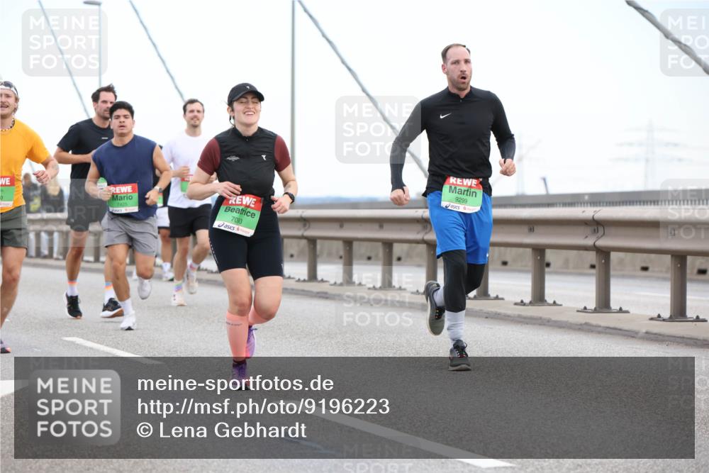 03.10.2025 - Köhlbrandbrückenlauf Lena Gebhardt http://msf.ph/oto/9196223 03.10.2025 15:25:36 Position 1 0, 7425, 7093, 9299 meine-sportfotos.de