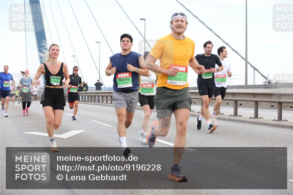 03.10.2025 - Köhlbrandbrückenlauf Lena Gebhardt http://msf.ph/oto/9196228 03.10.2025 15:25:39 Position 1 7191, 7425, 7296, 9730, 7175, 9744 meine-sportfotos.de