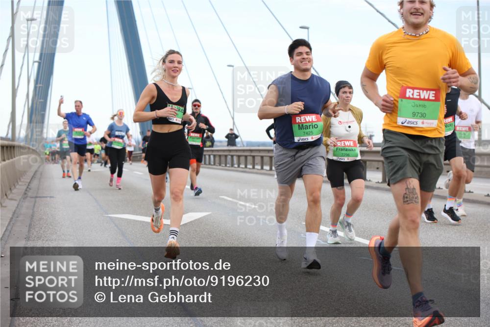 03.10.2025 - Köhlbrandbrückenlauf Lena Gebhardt http://msf.ph/oto/9196230 03.10.2025 15:25:39 Position 1 7425, 7296, 9730, 7175 meine-sportfotos.de