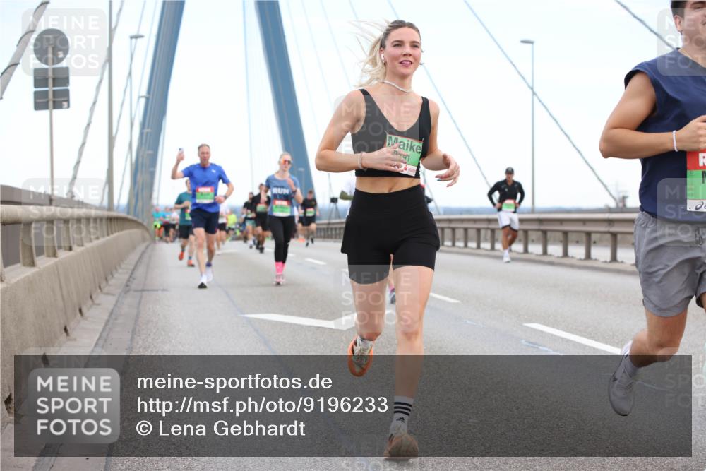 03.10.2025 - Köhlbrandbrückenlauf Lena Gebhardt http://msf.ph/oto/9196233 03.10.2025 15:25:40 Position 1  meine-sportfotos.de