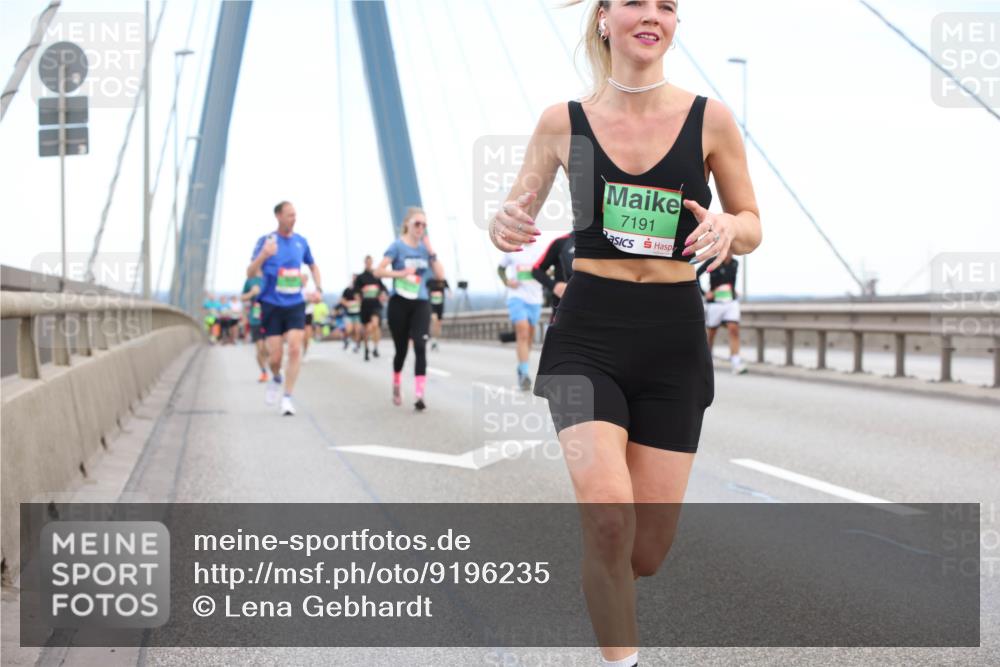 03.10.2025 - Köhlbrandbrückenlauf Lena Gebhardt http://msf.ph/oto/9196235 03.10.2025 15:25:41 Position 1 7191 meine-sportfotos.de