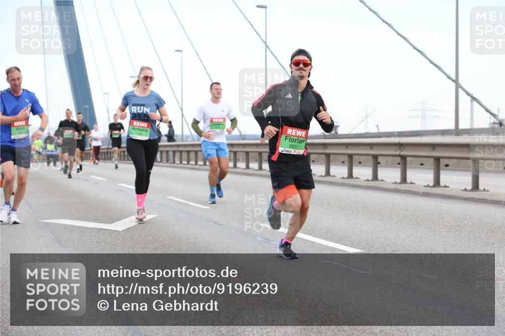 03.10.2025 - Köhlbrandbrückenlauf Lena Gebhardt http://msf.ph/oto/9196239 03.10.2025 15:25:42 Position 1 9627 meine-sportfotos.de