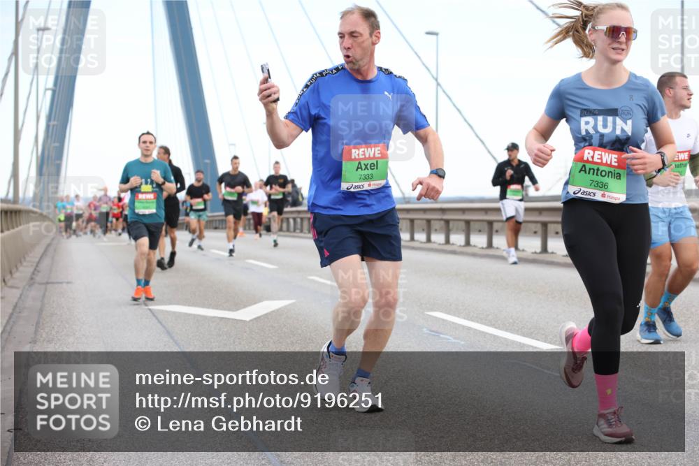 03.10.2025 - Köhlbrandbrückenlauf Lena Gebhardt http://msf.ph/oto/9196251 03.10.2025 15:25:45 Position 1 7333, 2024, 7336 meine-sportfotos.de