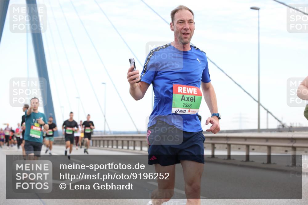 03.10.2025 - Köhlbrandbrückenlauf Lena Gebhardt http://msf.ph/oto/9196252 03.10.2025 15:25:45 Position 1 7333 meine-sportfotos.de