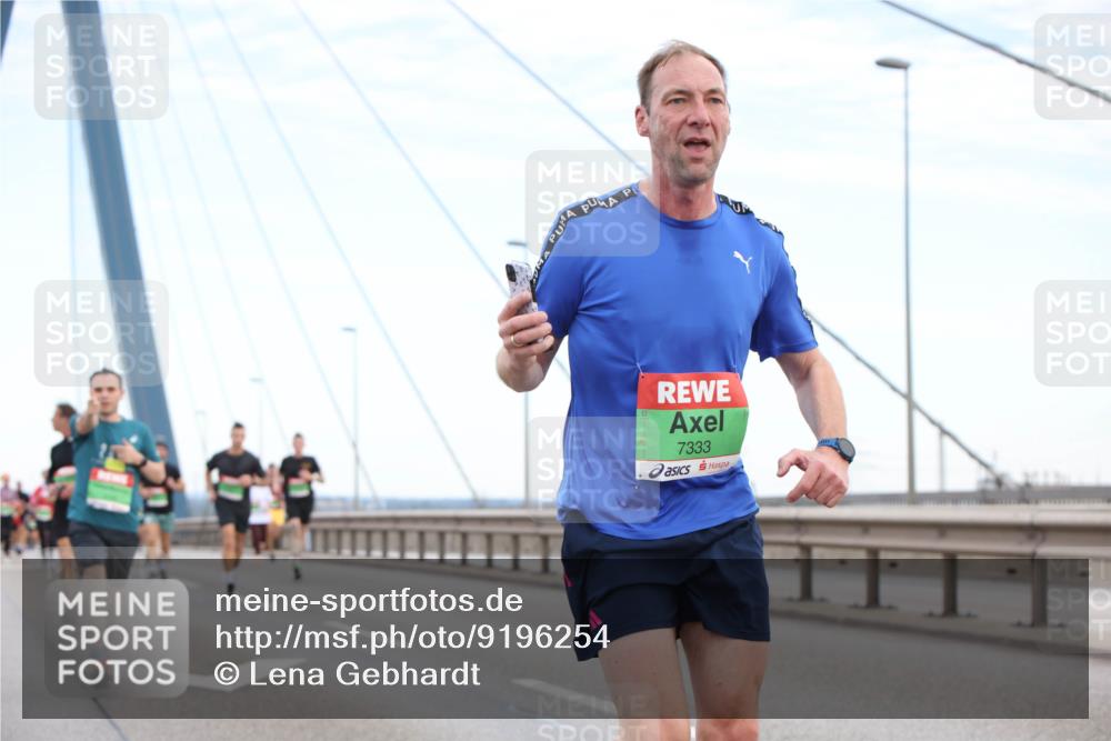 03.10.2025 - Köhlbrandbrückenlauf Lena Gebhardt http://msf.ph/oto/9196254 03.10.2025 15:25:45 Position 1 7333 meine-sportfotos.de