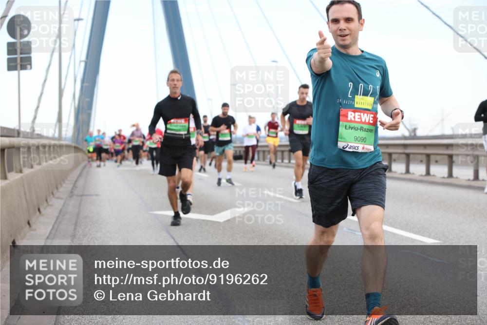 03.10.2025 - Köhlbrandbrückenlauf Lena Gebhardt http://msf.ph/oto/9196262 03.10.2025 15:25:47 Position 1 2027, 39, 9090 meine-sportfotos.de