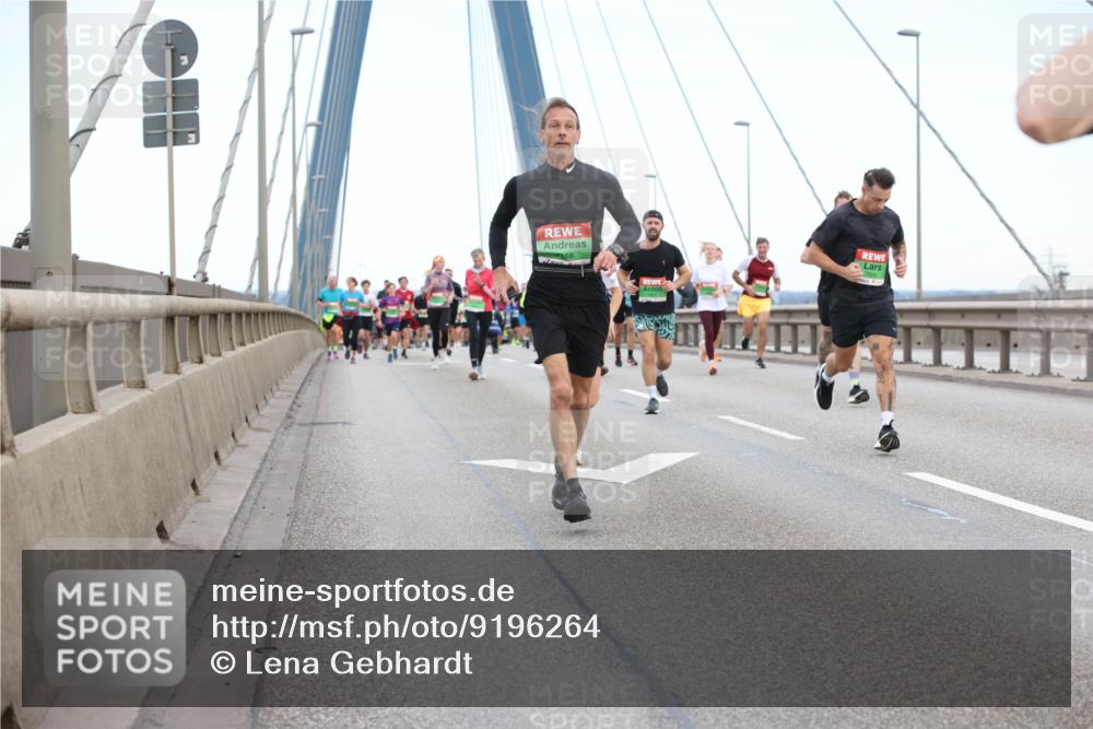 03.10.2025 - Köhlbrandbrückenlauf Lena Gebhardt http://msf.ph/oto/9196264 03.10.2025 15:25:48 Position 1  meine-sportfotos.de