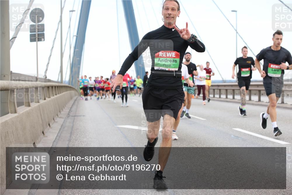 03.10.2025 - Köhlbrandbrückenlauf Lena Gebhardt http://msf.ph/oto/9196270 03.10.2025 15:25:49 Position 1 7168, 7600 meine-sportfotos.de