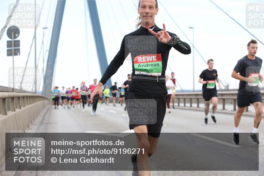 03.10.2025 - Köhlbrandbrückenlauf Lena Gebhardt http://msf.ph/oto/9196271 03.10.2025 15:25:49 Position 1 7168 meine-sportfotos.de