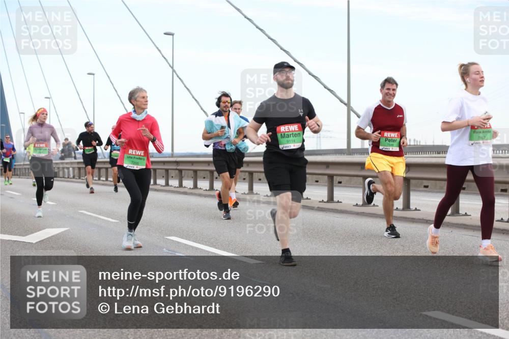 03.10.2025 - Köhlbrandbrückenlauf Lena Gebhardt http://msf.ph/oto/9196290 03.10.2025 15:25:54 Position 1 7205, 9114, 7546, 7862 meine-sportfotos.de