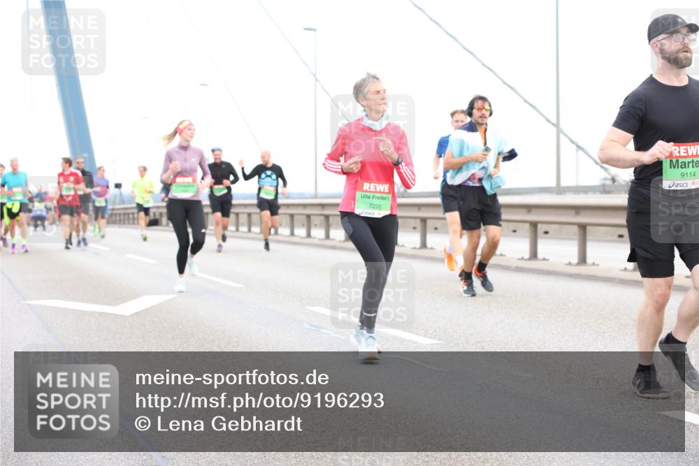 03.10.2025 - Köhlbrandbrückenlauf Lena Gebhardt http://msf.ph/oto/9196293 03.10.2025 15:25:55 Position 1 7205, 9114 meine-sportfotos.de