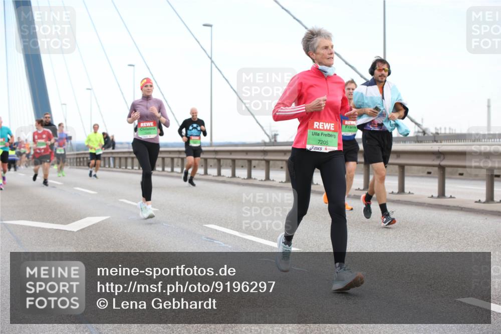 03.10.2025 - Köhlbrandbrückenlauf Lena Gebhardt http://msf.ph/oto/9196297 03.10.2025 15:25:55 Position 1 7205 meine-sportfotos.de