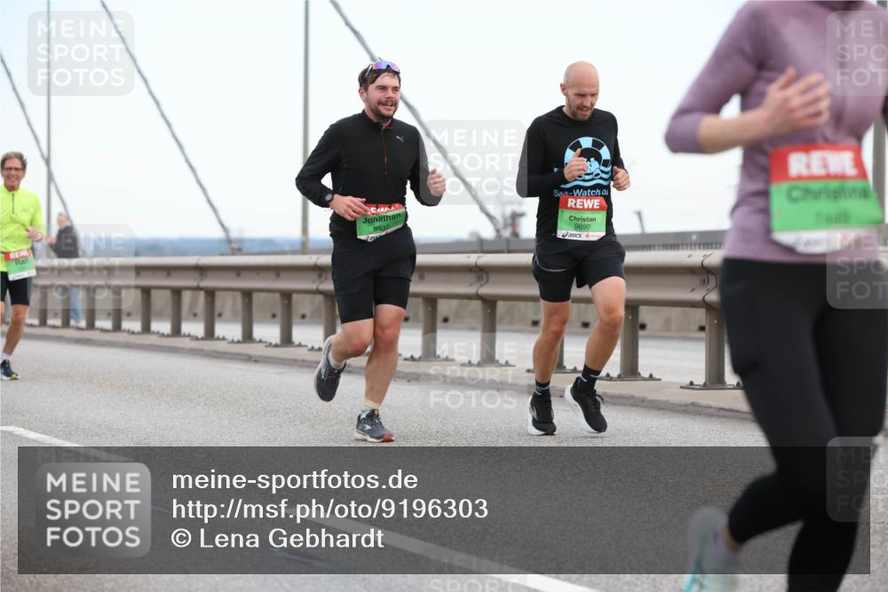 03.10.2025 - Köhlbrandbrückenlauf Lena Gebhardt http://msf.ph/oto/9196303 03.10.2025 15:25:57 Position 1 8937, 9690 meine-sportfotos.de