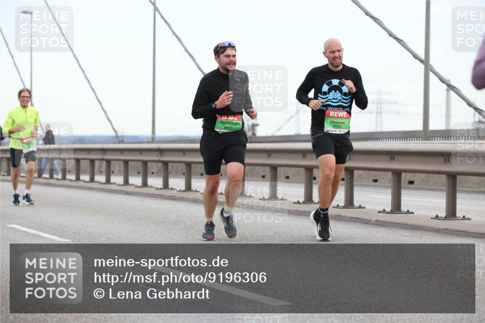 03.10.2025 - Köhlbrandbrückenlauf Lena Gebhardt http://msf.ph/oto/9196306 03.10.2025 15:25:58 Position 1 8937, 9690 meine-sportfotos.de