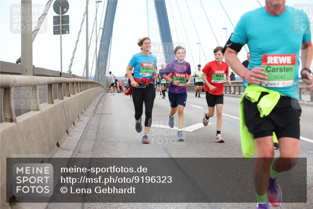 03.10.2025 - Köhlbrandbrückenlauf Lena Gebhardt http://msf.ph/oto/9196323 03.10.2025 15:26:02 Position 1 8979, 8981, 9542 meine-sportfotos.de