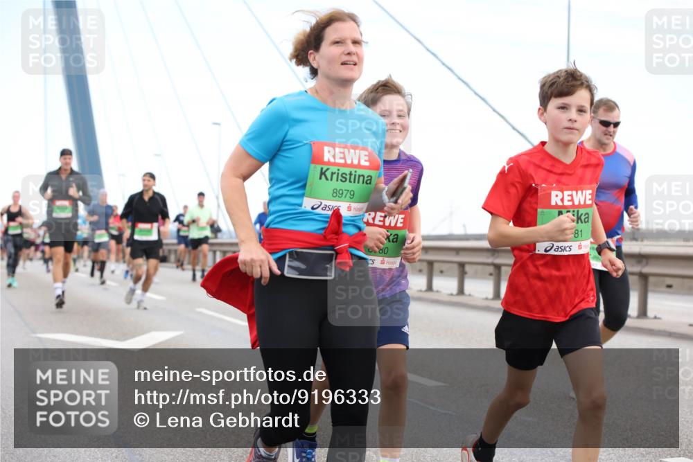 03.10.2025 - Köhlbrandbrückenlauf Lena Gebhardt http://msf.ph/oto/9196333 03.10.2025 15:26:04 Position 1 8979, 80, 81 meine-sportfotos.de
