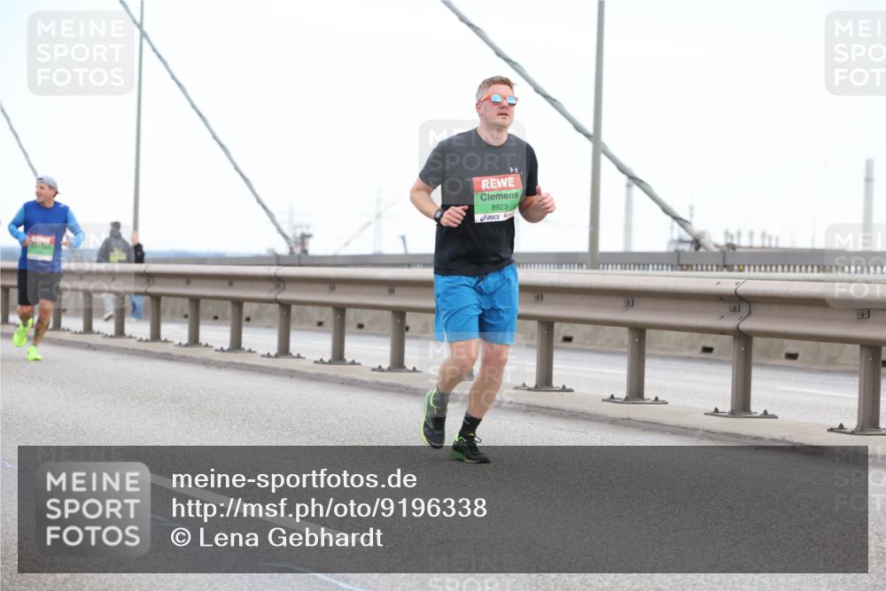 03.10.2025 - Köhlbrandbrückenlauf Lena Gebhardt http://msf.ph/oto/9196338 03.10.2025 15:26:05 Position 1 8923 meine-sportfotos.de