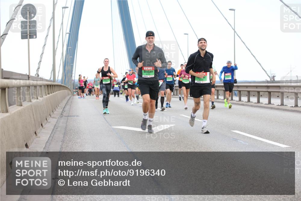 03.10.2025 - Köhlbrandbrückenlauf Lena Gebhardt http://msf.ph/oto/9196340 03.10.2025 15:26:06 Position 1 9100 meine-sportfotos.de