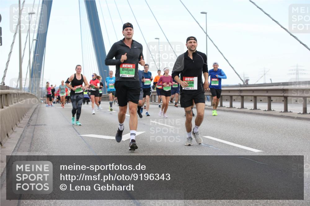 03.10.2025 - Köhlbrandbrückenlauf Lena Gebhardt http://msf.ph/oto/9196343 03.10.2025 15:26:07 Position 1 9100, 33433, 099 meine-sportfotos.de