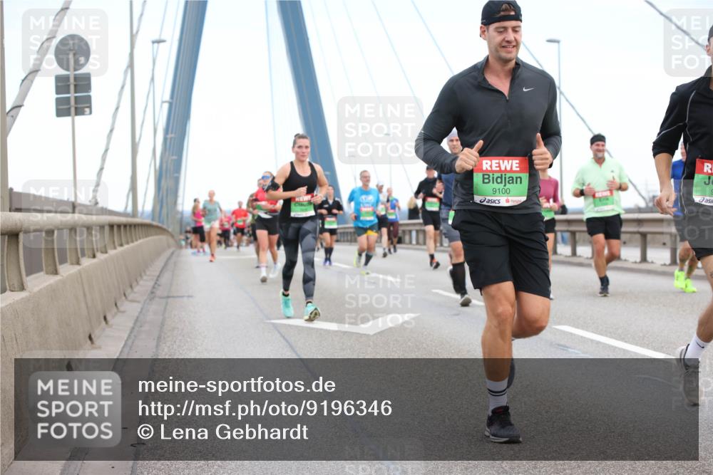 03.10.2025 - Köhlbrandbrückenlauf Lena Gebhardt http://msf.ph/oto/9196346 03.10.2025 15:26:08 Position 1 9100 meine-sportfotos.de