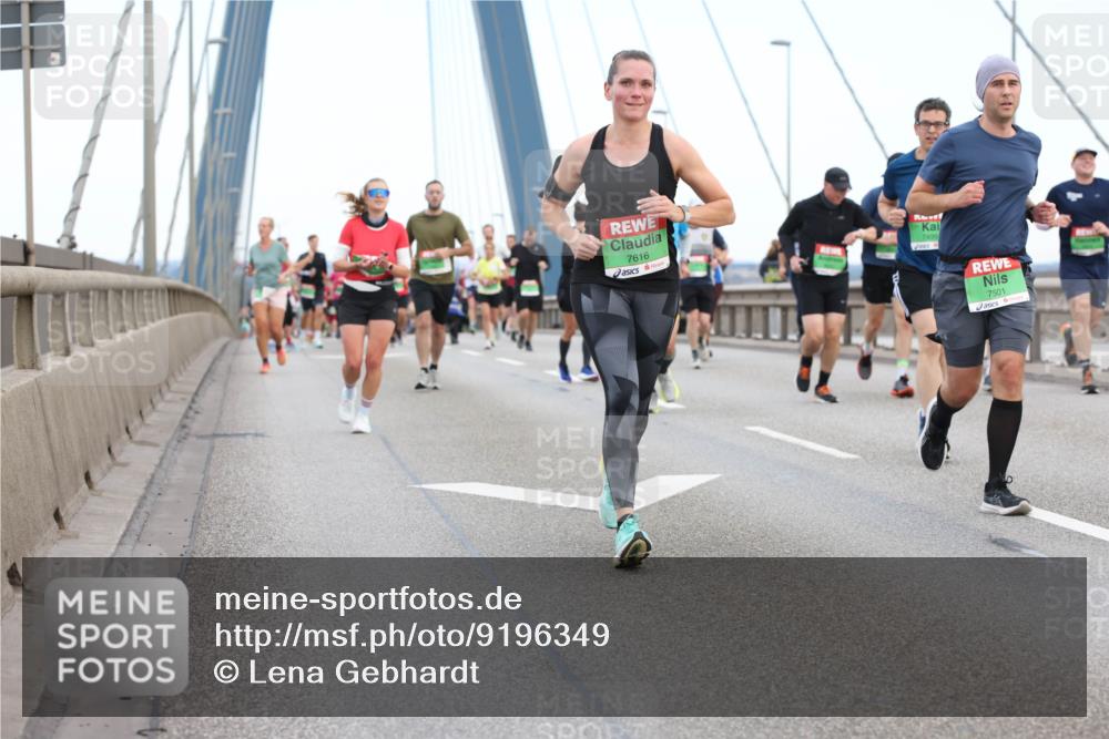 03.10.2025 - Köhlbrandbrückenlauf Lena Gebhardt http://msf.ph/oto/9196349 03.10.2025 15:26:09 Position 1 7616, 7499, 7501 meine-sportfotos.de