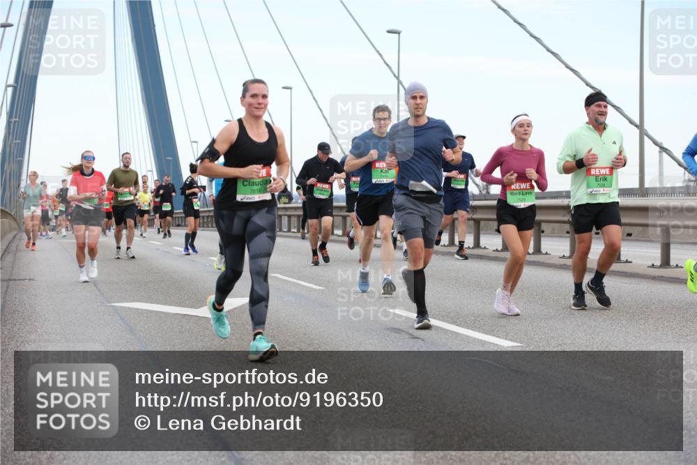 03.10.2025 - Köhlbrandbrückenlauf Lena Gebhardt http://msf.ph/oto/9196350 03.10.2025 15:26:10 Position 1 7616, 7528, 7529 meine-sportfotos.de