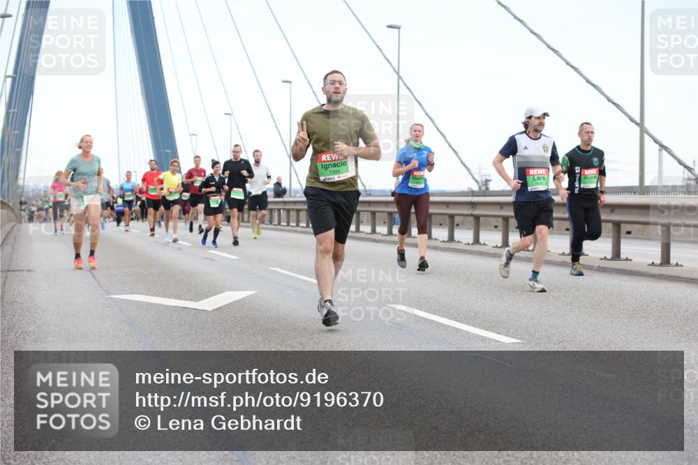 03.10.2025 - Köhlbrandbrückenlauf Lena Gebhardt http://msf.ph/oto/9196370 03.10.2025 15:26:14 Position 1 407, 7395 meine-sportfotos.de