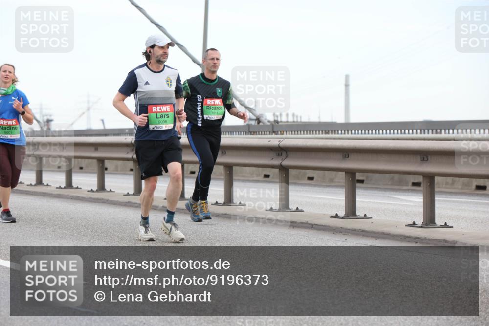 03.10.2025 - Köhlbrandbrückenlauf Lena Gebhardt http://msf.ph/oto/9196373 03.10.2025 15:26:15 Position 1 9601, 9096, 2, 7611 meine-sportfotos.de