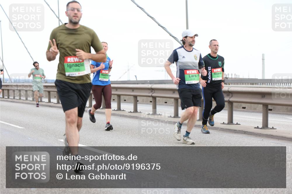 03.10.2025 - Köhlbrandbrückenlauf Lena Gebhardt http://msf.ph/oto/9196375 03.10.2025 15:26:15 Position 1 7395, 9601, 9096, 92, 7611 meine-sportfotos.de