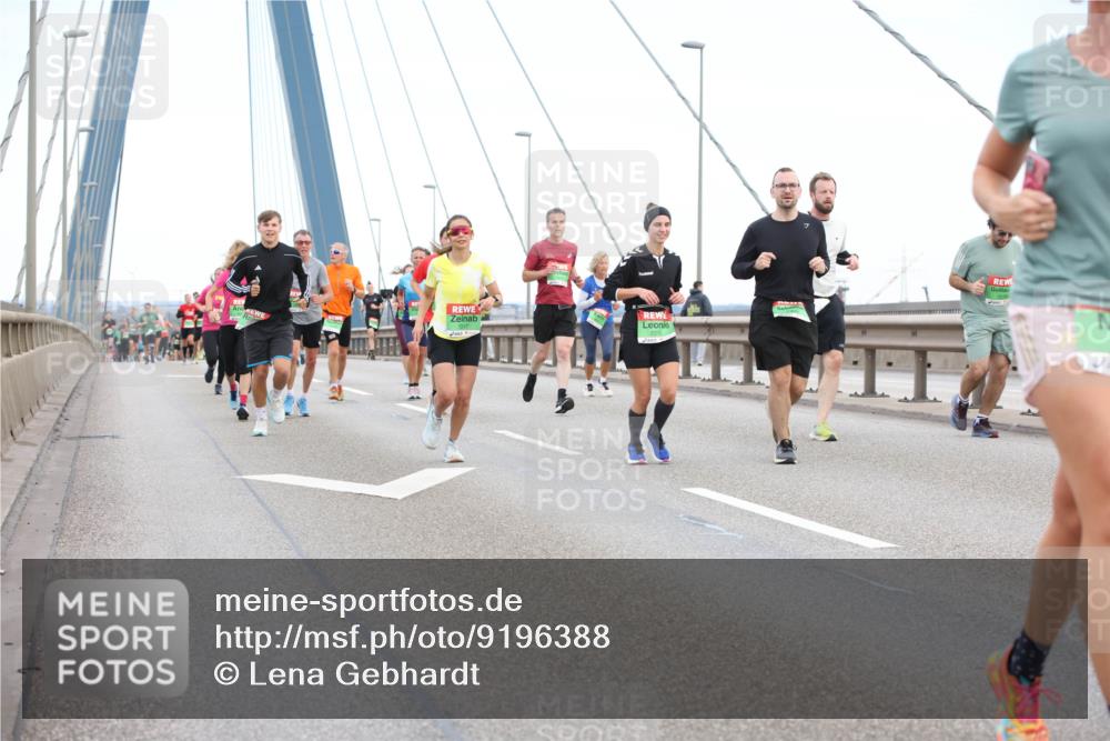 03.10.2025 - Köhlbrandbrückenlauf Lena Gebhardt http://msf.ph/oto/9196388 03.10.2025 15:26:19 Position 1 7310 meine-sportfotos.de