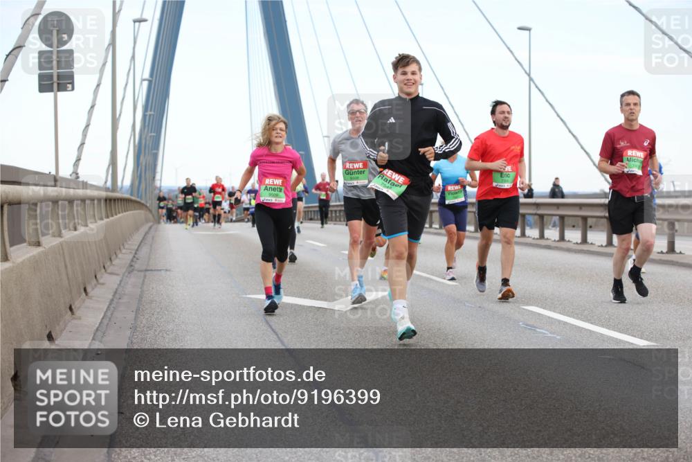 03.10.2025 - Köhlbrandbrückenlauf Lena Gebhardt http://msf.ph/oto/9196399 03.10.2025 15:26:22 Position 1 9509, 9508, 7304, 741 meine-sportfotos.de